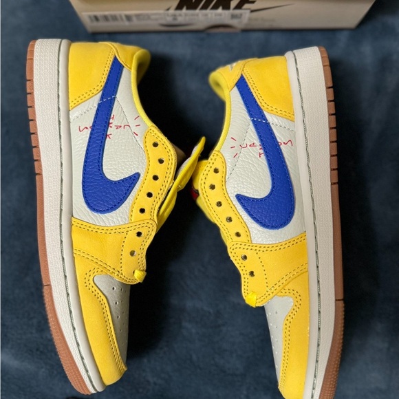 SOLD**Travis Scott Jordan 1 Low Canary - Picture 7 of 9